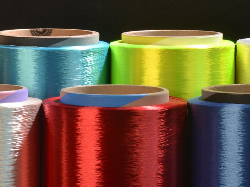 Co je to polyester? Co je to polyesterové vlákno?